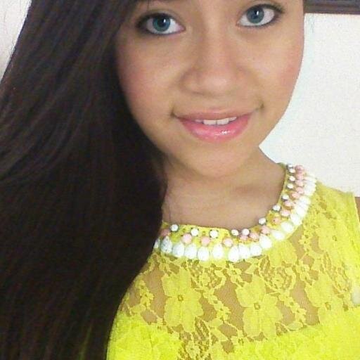Soy loca, me gusta ser amigable,me rio de todo y Amo el Skate, bailar dubstep y a JEFF THE KILLER