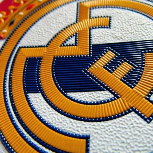 Aficionado al fútbol y seguidor del Real Madrid