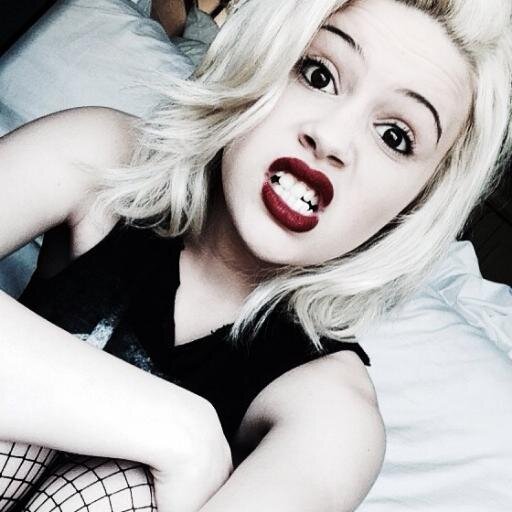 Primera cuenta en Venezuela dedicada a Bea Miller  || Escucha su nuevo EP YOUNG BLOOD: https://t.co/cvTHYk1zdH