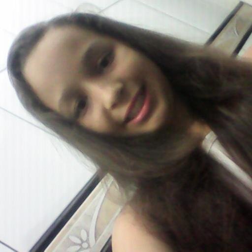 Amo a minha vida mas tem vezes que da muita raiva sim mais nessa vida tenho pessoas maravilhosas como meus pais minha mãe e meu pai eu amo eles, são minha vida