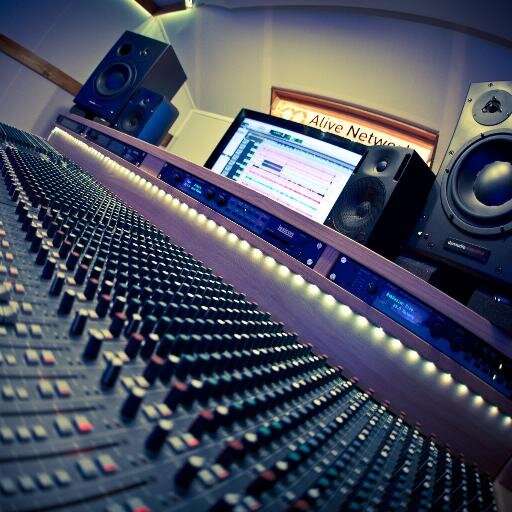 StudioGearRev's profile picture. You want to build or upgrade your professional or home recording studio???
We are here to help.
You just need to ask...