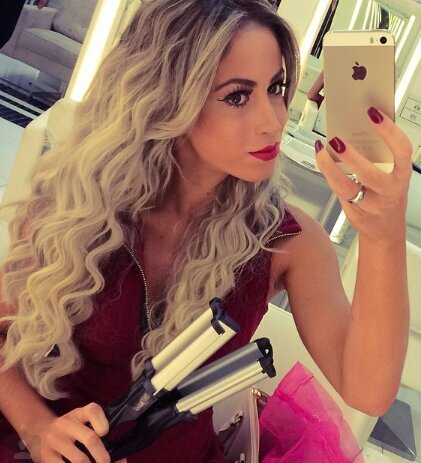 Dedicado a modelo Carol Narizinho (@Ccarolnarizinho), criado em 09/04 e oficializado em 10/04!