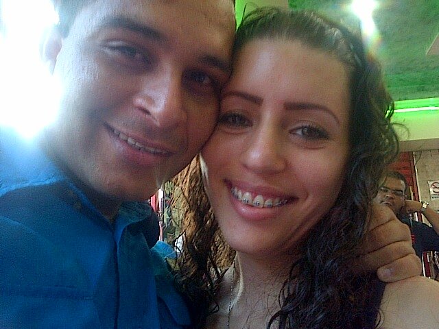 estoy casado y felizmente enamorado, amo a mi esposa y a mi hijo