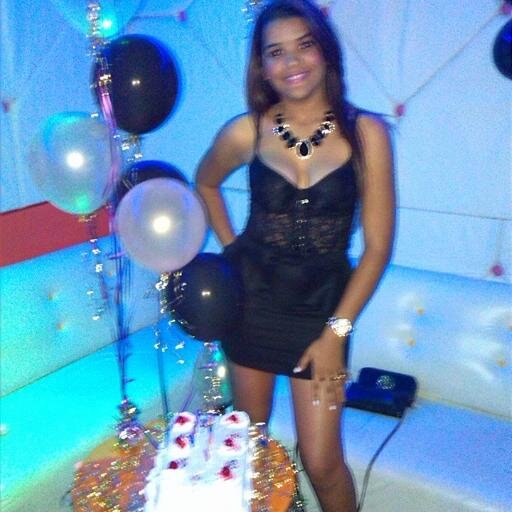 ••♥Siempre tengo hambre,Soy Soltera, Amorosa y Difícil de comprender..••♥  ツAmo a MOZART♥ y a mis ♥Amigos♥•• ♪••My HBD 25-AbriL