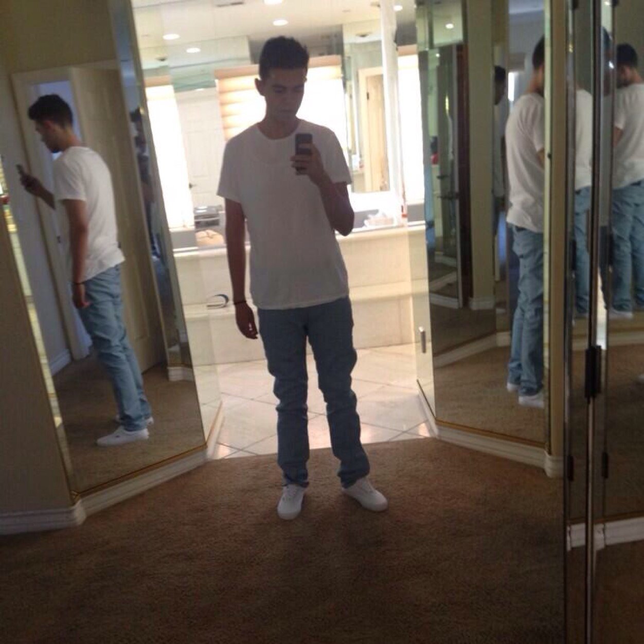 Please follow @_dirtypig__