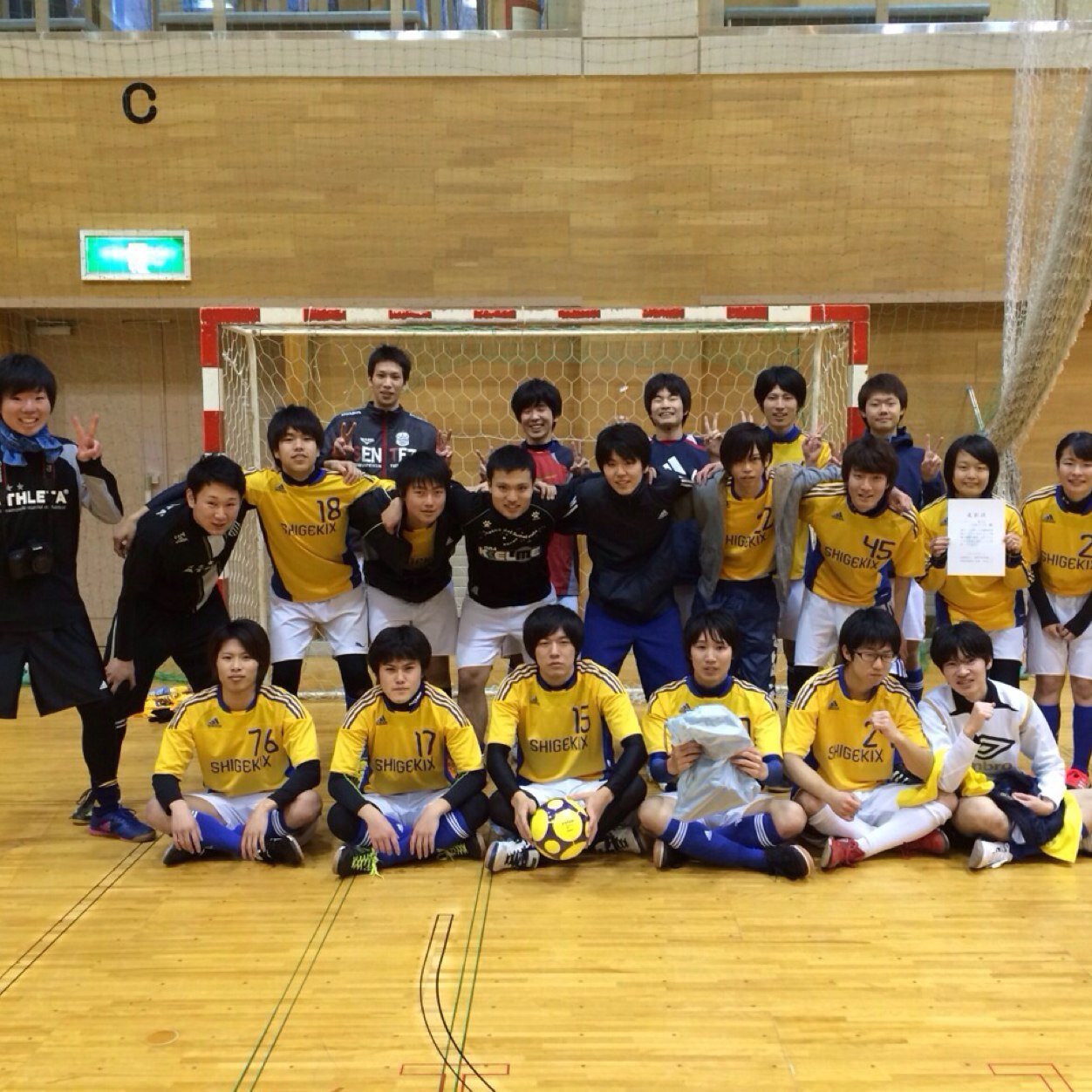 O Xrhsths シゲキックス 公式アカウント Sto Twitter 左から 尾形賢太選手 Fw Mr 無双 古川が生んだ和製メッシ 大木戸偲揮選手 Smf 怪我なう 佐藤元晴選手 Sb 闘いはピッチ外でも 宴会部長 石島雅也選手 Sb 辞書で 安定感 と調べたら彼が出てくる O Xrhsths シゲキックス 公式アカウント Sto Twitter 左から 尾形賢太選手 Fw Mr 無双 古川が生んだ和製メッシ 大木戸偲揮選手 Smf 怪我なう 佐藤元晴選手 Sb 闘いはピッチ外でも 宴会部長 石島雅也選手 Sb 辞書で 安定感 と調べたら彼が出てくる