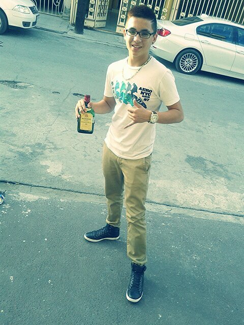 Carloosarz21's profile picture. 