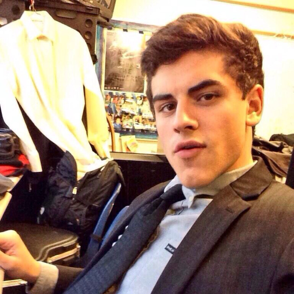 Sup I'm Jack I'm 18 I'm a viner I'm funny and weird. And I'm single