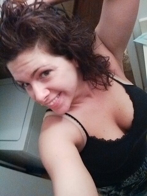 roxy92182's profile picture. 