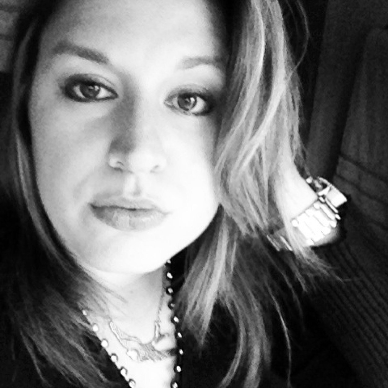 JamieLee_Sings's profile picture. I sing. I sing really well! I also work in property management for a proper paycheck ;)