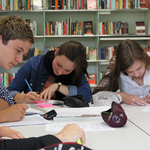 Mediothek der Neuen Kantonsschule Aarau. Die familiäre Mittelschule im Aarauer Zelgliquartier.
Christoph Steiner, schreibt auch auf https://t.co/QB3Cy9JfkX