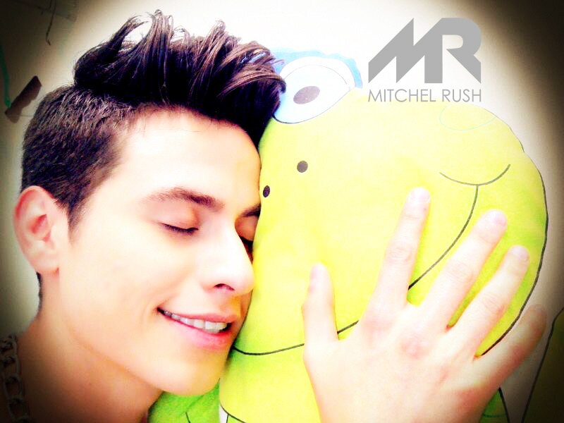 Somos el Team Oficial de @MitchelRush Siguenos y apoyemos a Mitchel en todo :D