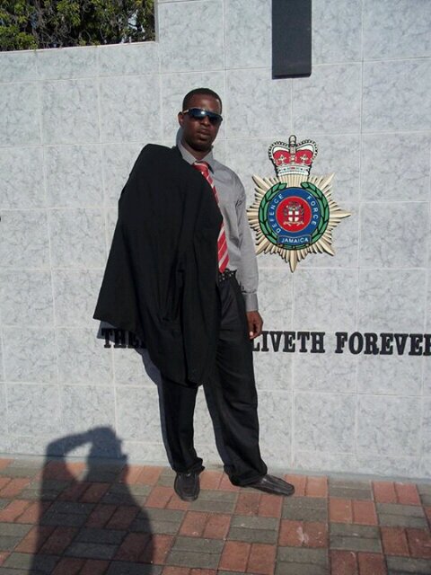 chriselvy's profile picture. 