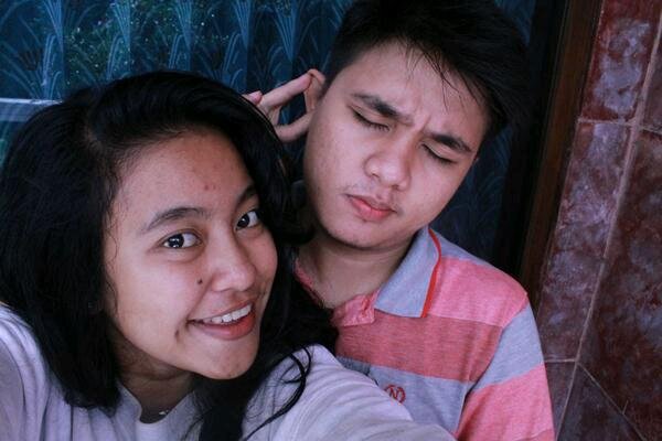 God, mom-dad is my everthing, in love w/ my heroine @putrajuntak, a bathroom singer, eat banana more than monkey, a coffee lovers ever, love autumn so much.