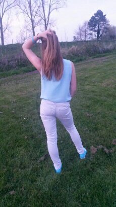 Hooooooii Leona, wij vinden jouu lief3, xxManuela &Lisanne