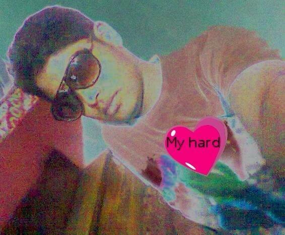 hi,my name manish i live in delhi from khanpur tigri ,,i am student 1st yera arts side and part time job...