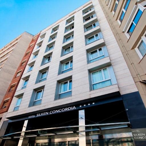 4**** modern #hotel next to #Barcelona 's historical center, the #trade #show & the #harbour. #Special #offers x our beloved followers!