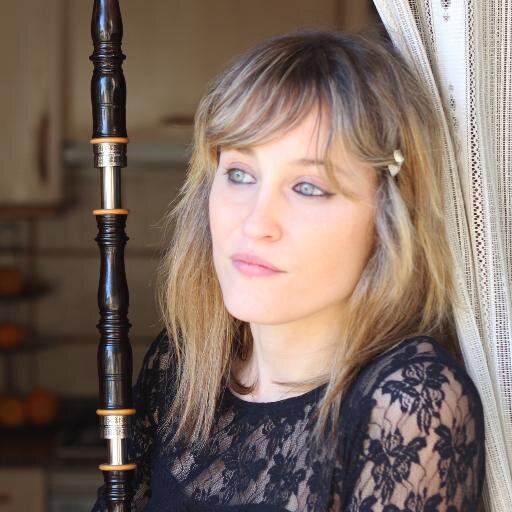 Profesora de gaita galega.