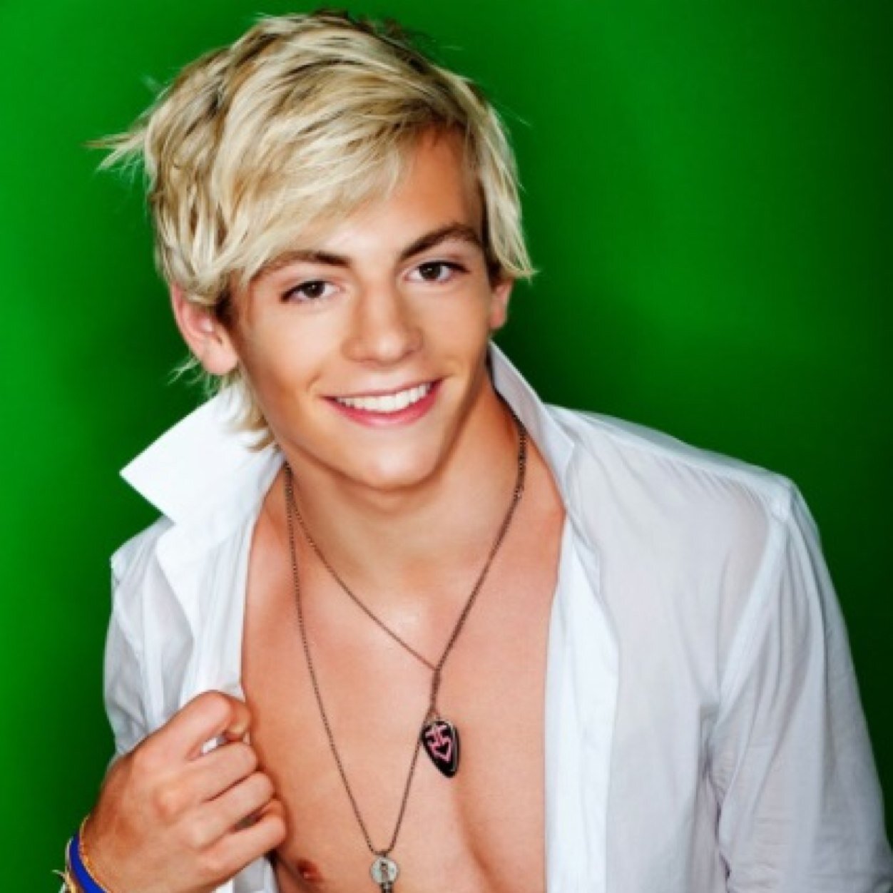 Ross Lynch||Single||Bisex||Baciamico||Sfogamico||Alone
~Ci sono per tutti~