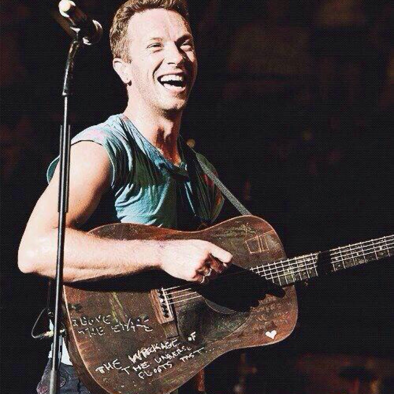 You don't know how lovely you are! I am a dutch girl and i adore Coldplay very very very very very much. Anchorman tweeted me!! :D (about throwing clogs at him)