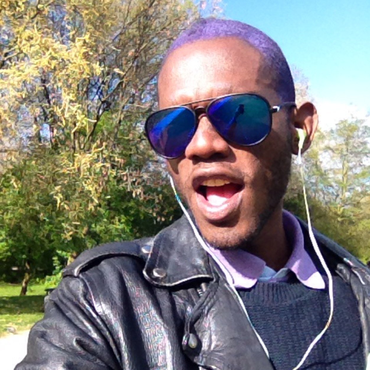Pop culture lover. Fashion Addict./technology-Music-Tv-Movie-ART...CoolHunter