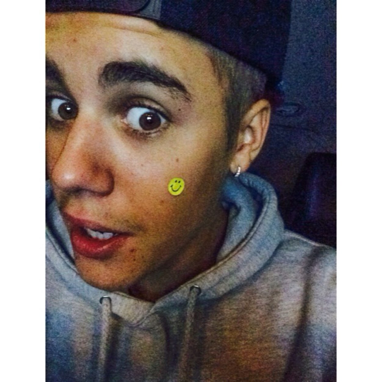 @justinbieber and @arianagrande mean everything to me. Always support 'em.