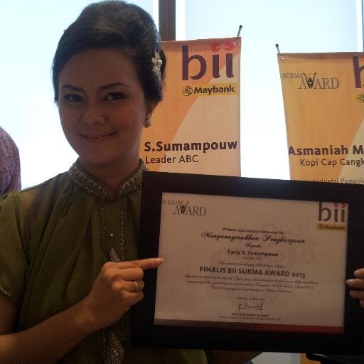 Learn English And Develop Empowered Region
(LEADER)- combining language course with digital media literacy
Call or WhatsApp: 0812.1812.8122
