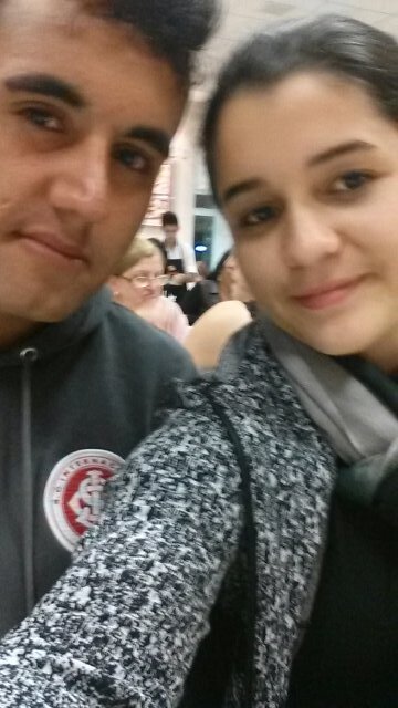 Eai ^^ so vim disser que esse negrinho já tem dona e que eu amo ele muuito e quem torceu pra nos não volta não deu certo k . Ninguém se parar nos . TEAMO, P SUH