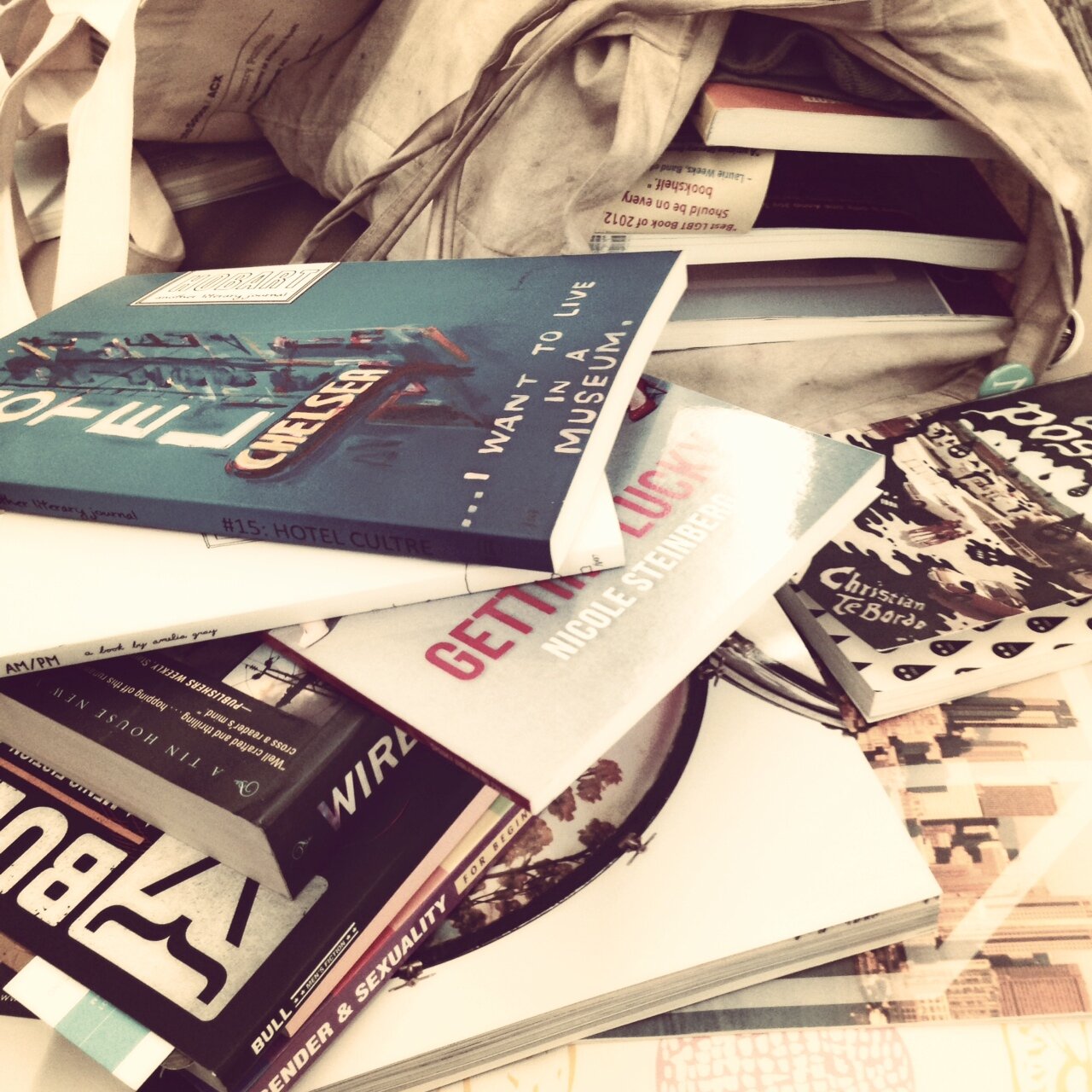 Independent magazine and book stall located in the Market on Main. Specializing in an exceptionally eclectic mix of lit.