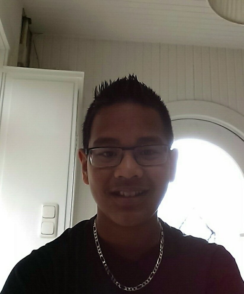 luukbolwerk's profile picture. Don't belive everything you hear, real eyes, realize, real lies TuPac