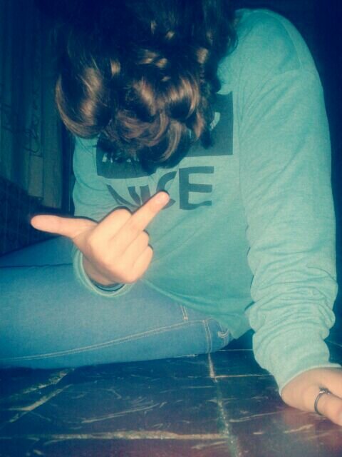 :12:#si qieres una mujer perfecta comprate una barbie#sin ti no seria qien soy oxigeno cama y musica os amo#experta en cagarla#seguindme no hay mas opciones#