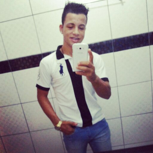 #Flamenguista roxoo♥#futebol#cinema#praia#barzinho#felicidade#Ostentação$#Extrovertido