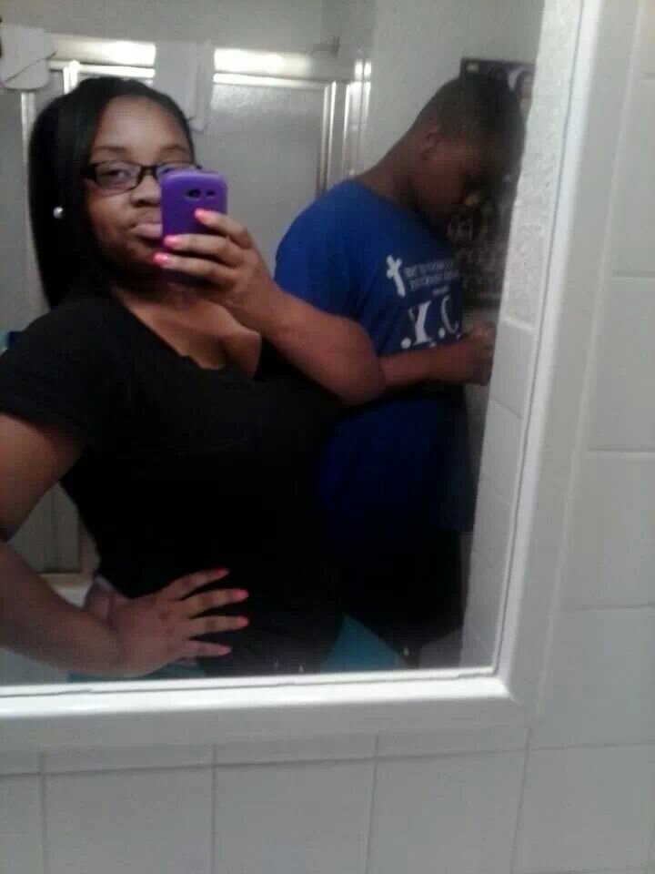 Ayeeshedoinit's profile picture. 