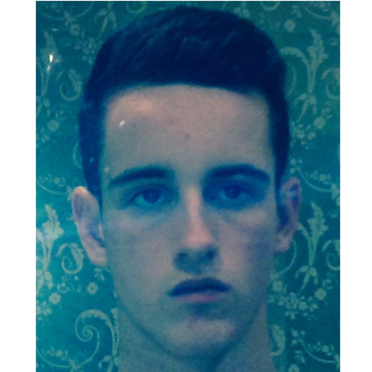 GorosAlvaro's profile picture. SOMOS EL CENTRO Y SE CAYÓ. MÚSICA ELECTRÓNICA. @HARDWELL #EDMFAMILY. Real Madrid Club de Fútbol. Corazón blanco. REYES DE EUROPA! @ToniKroos #TK8 ❤️⚽️