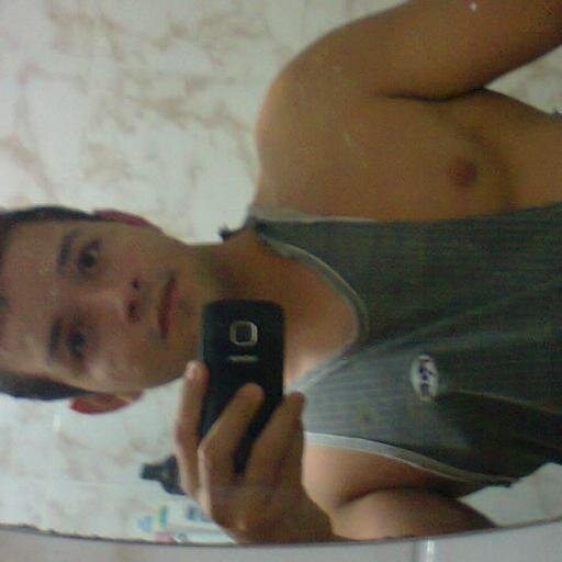 Não ligo que me olhem da cabeça aos pés..porque nunca farão minha cabeça e nunca chegarão aos meus pés

Bob Marley