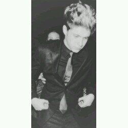 please follow @_stylestagramxx, ily