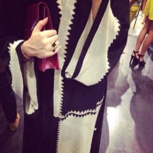 iutttttt's profile picture. ونظرتك لَغيري تعني لي اهآنه  كآن عينك مآ امتلتَ فِيني توكل./3.!