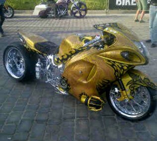 bandearo's profile picture. 