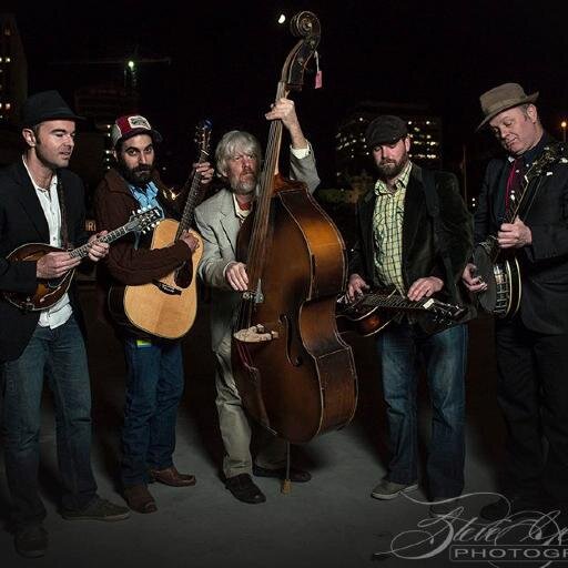 We're a bluegrass band performing in and around Ottawa. Our main objective is to have fun !