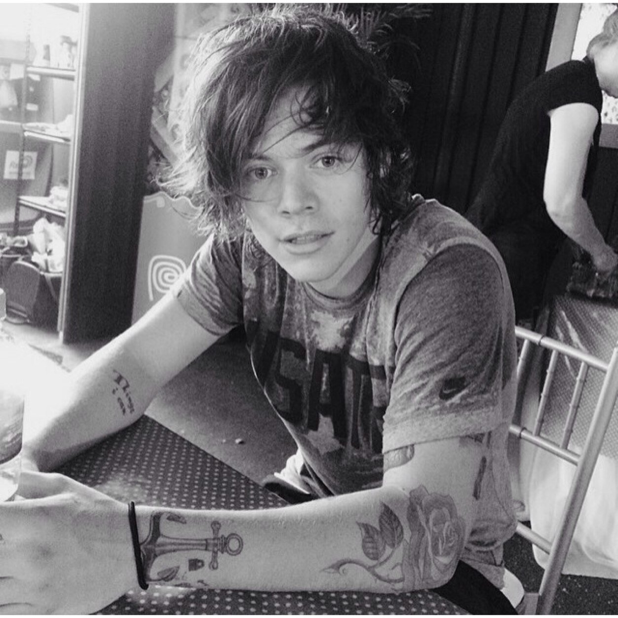 FOLLOW @LondonNarry SHE FOLLOWS BACK JUST ASK