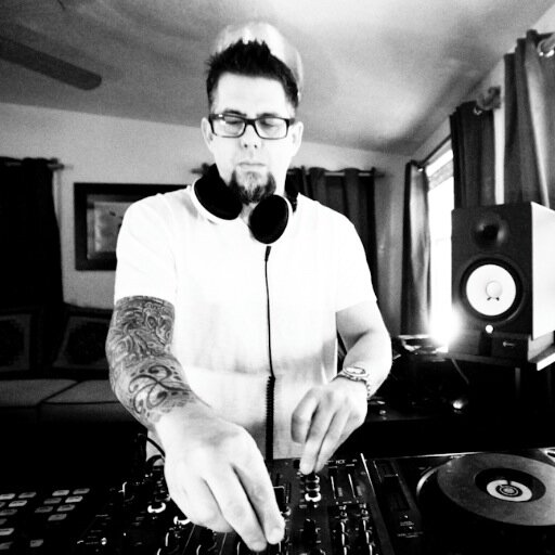 Blending Jazz, Soul, Tech, Swing, Funk, CMavs style of music can only be described as finger poppin’, head snappin’, hip shackin’ goodness.