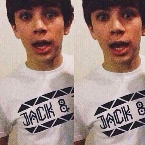 you just got a free follow please follow @hotgilinsky she follows back:)