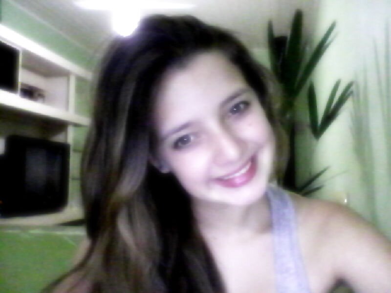 amo escutar musicas, ler,desenhar,meus animais de estimação, meus maiores idolos são:selena gomez e justin bieber, adoro conhecer novos amigos,... bjuxxx :3....