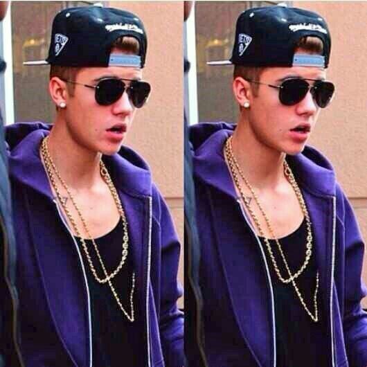 Bonjour,je m appelle Alexia je suis Belieber depuis 4ans I love you justin@justinbieber et @ChrisBiebersosi