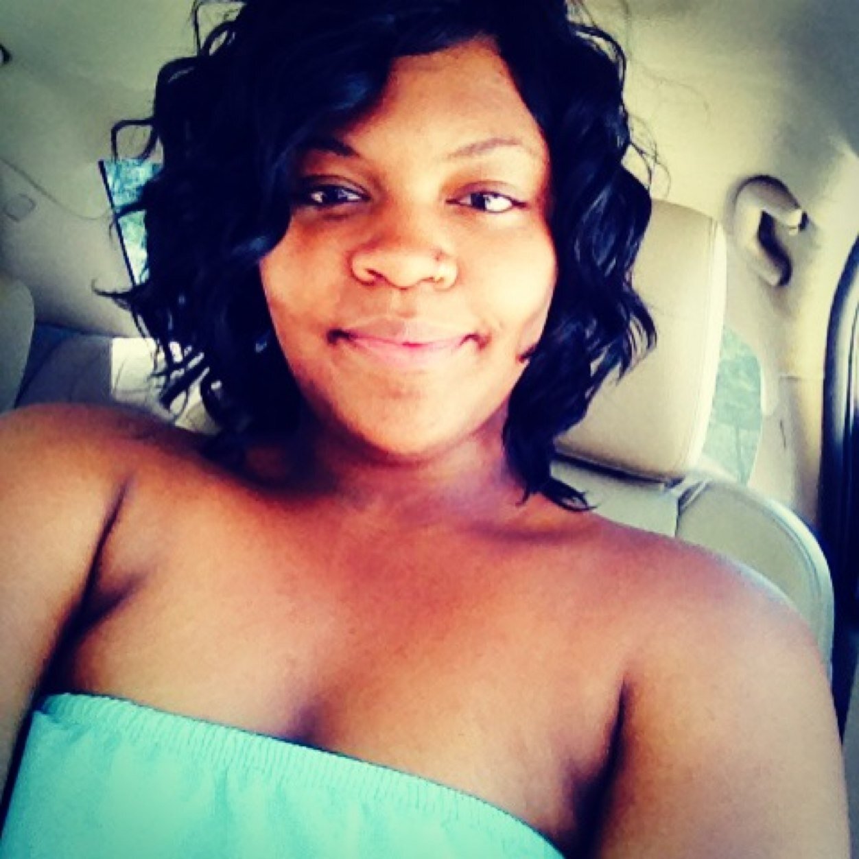 Hard working b**** , whos about her money & cant nobody knock that hustle . #team loyal #team motivated #team family first #team god