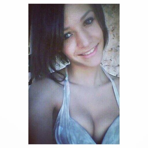 I want someone who loves me for who I am. xoxo :*