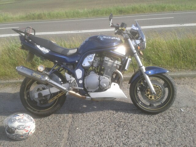 Andyhowe12's profile picture. Professional Speedway Fan And Cider Drinker.