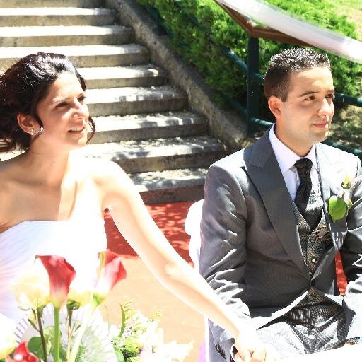 intento ser feliz en la vida por que al fin y al cabo es de lo que se trata....de momento lo consigo con mis tres pasiones,mi mujer,mi hijo y mi atletiiiiiiiii.