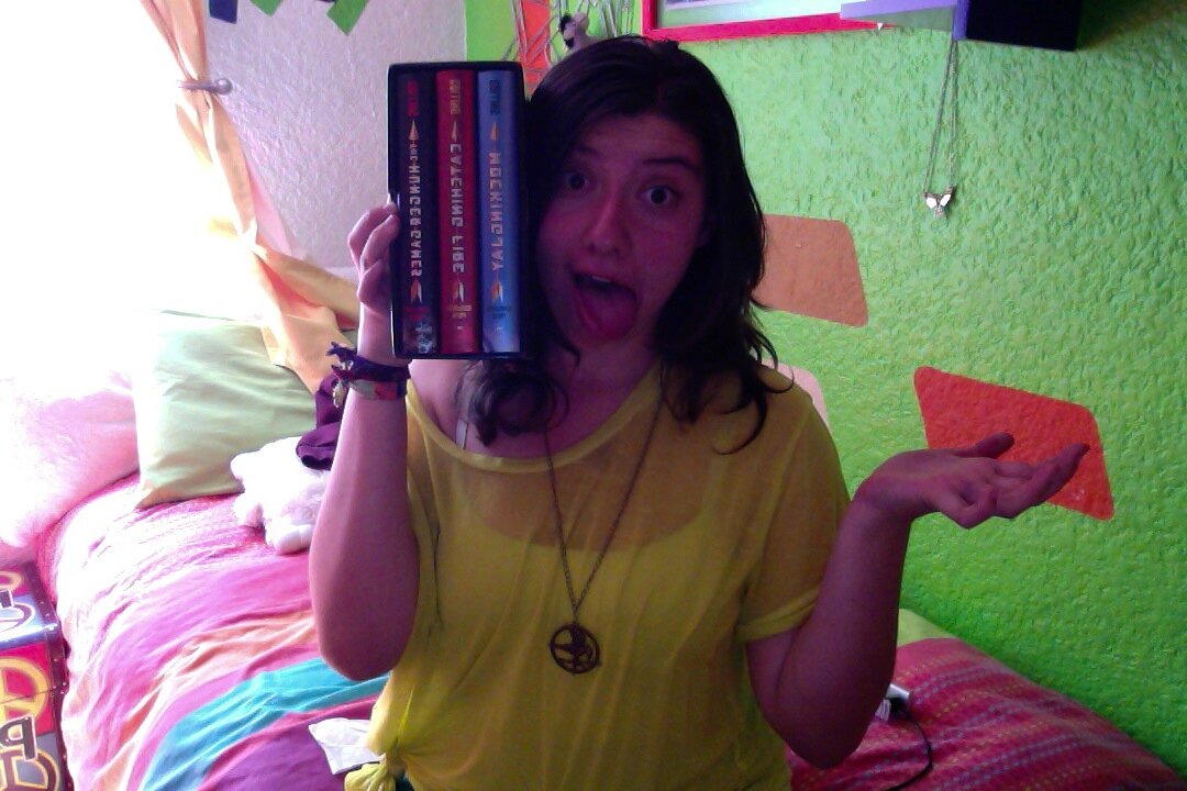 Soy una simple chica loca que ama la lectura :) Booktuber! #JustAnotherCrazyReader