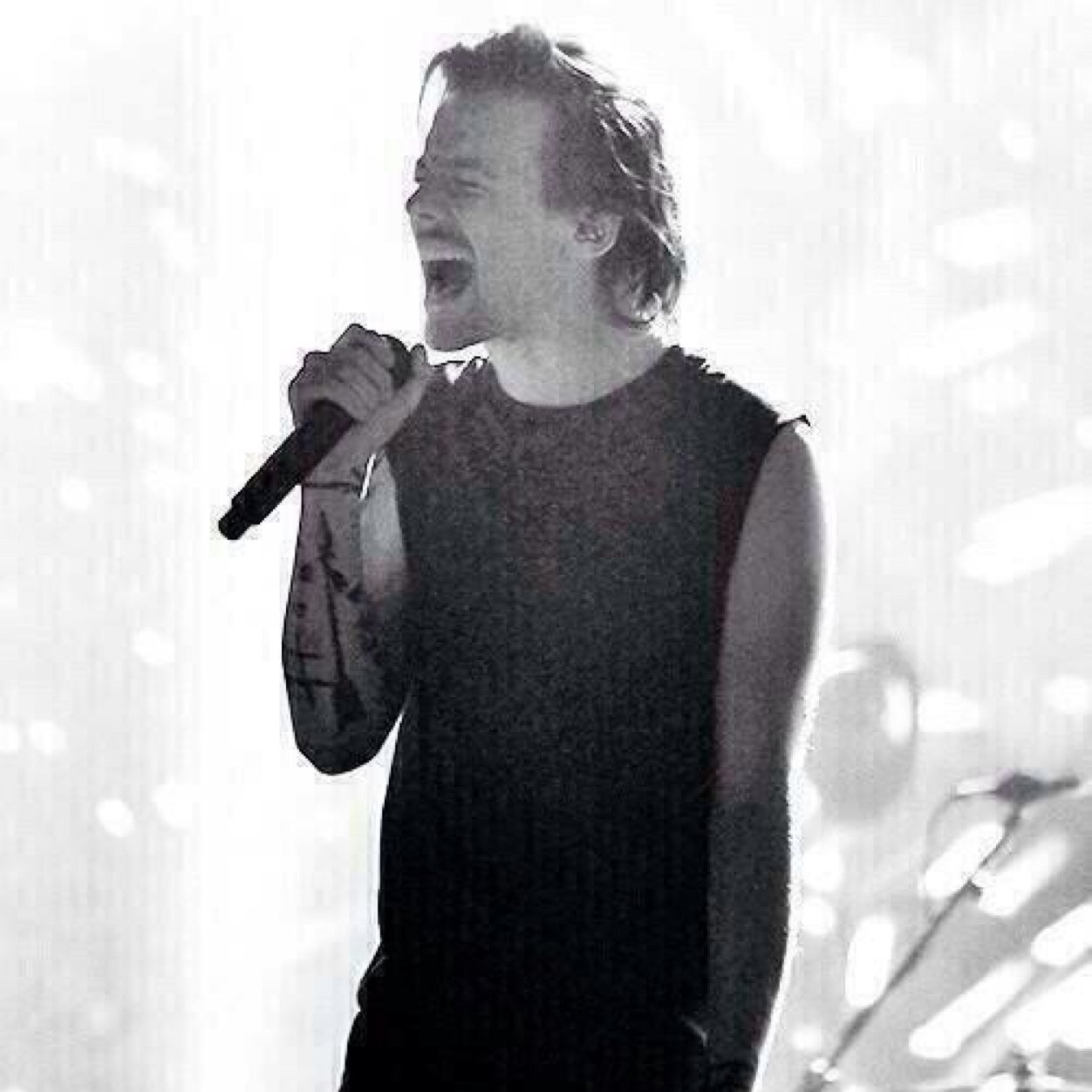 we support Louis Tomlinson and his family.